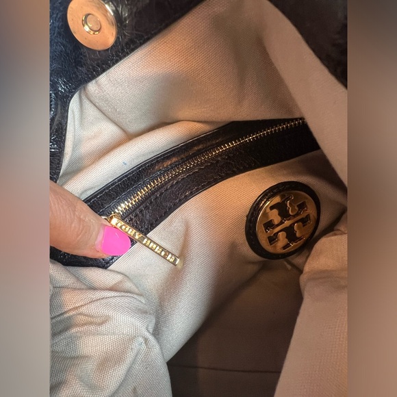 Tory Burch Classy Black Bag - Picture 9 of 9